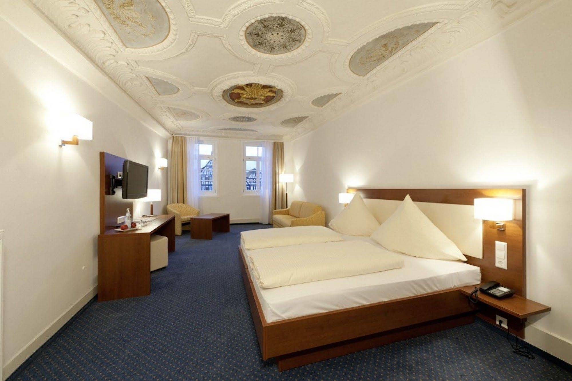 Stadt-Gut-Hotel Gasthof Goldener Adler Schwäbisch Hall Dış mekan fotoğraf